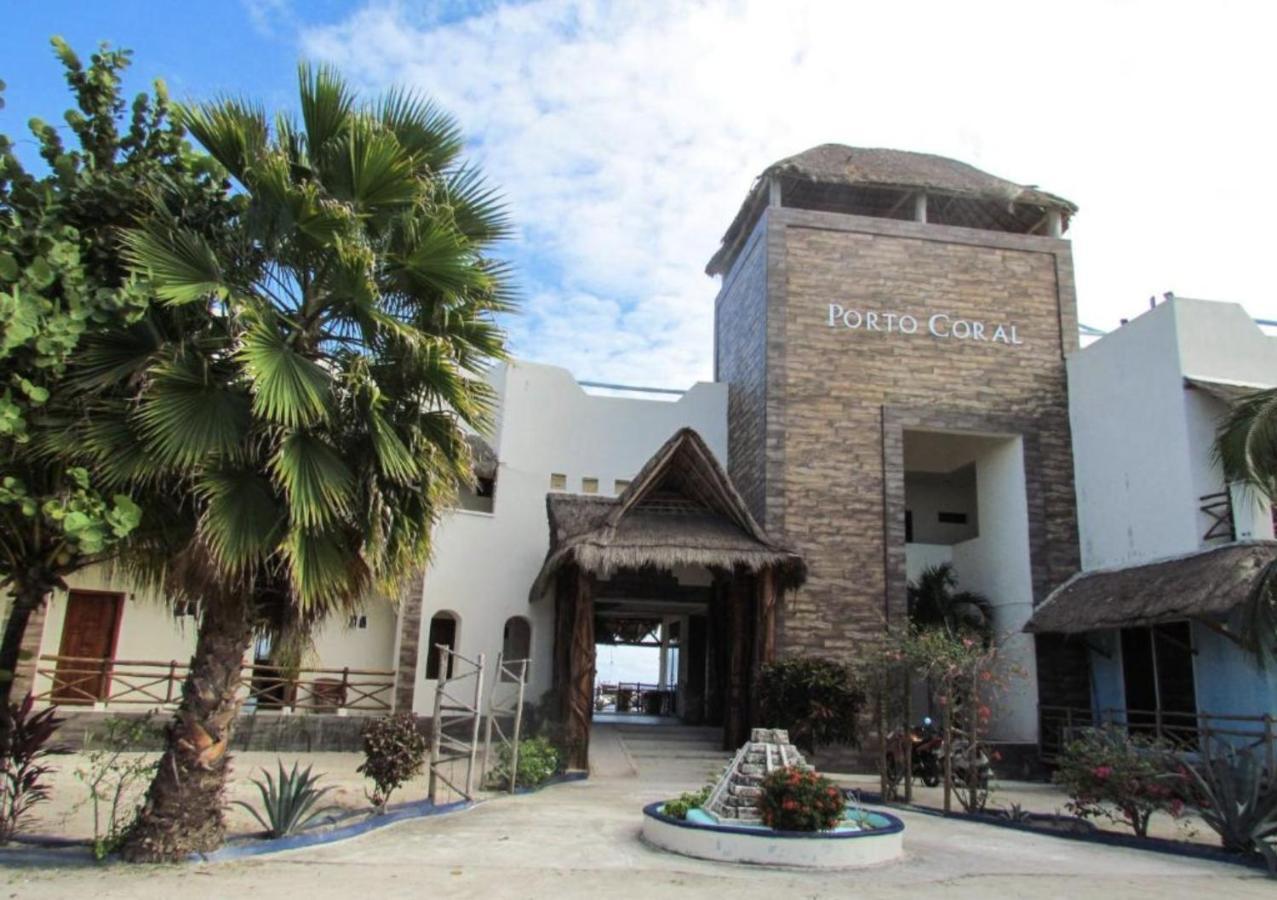 Porto Coral Hotel & Suites Mahahual Exterior photo