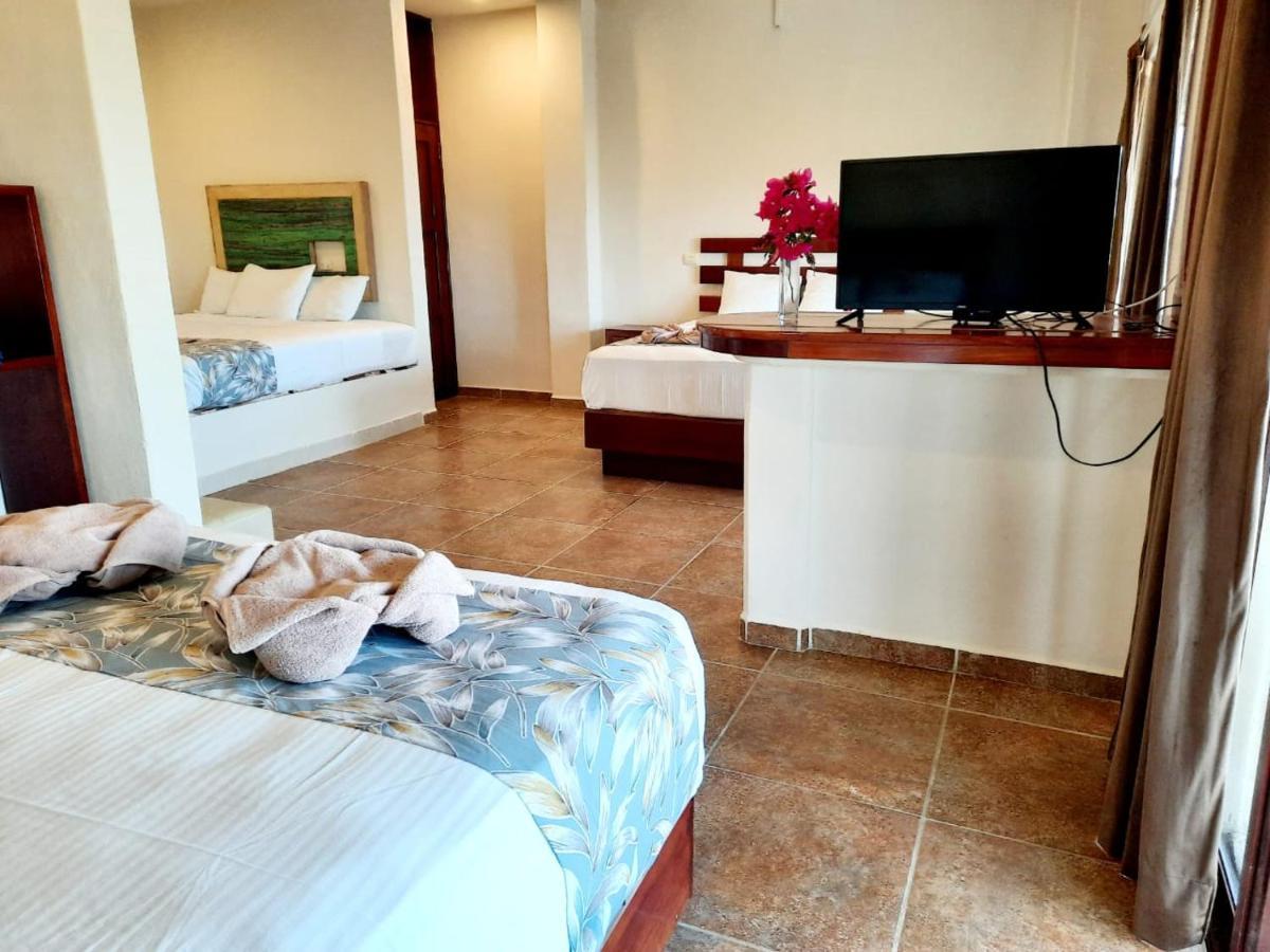Porto Coral Hotel & Suites Mahahual Exterior photo