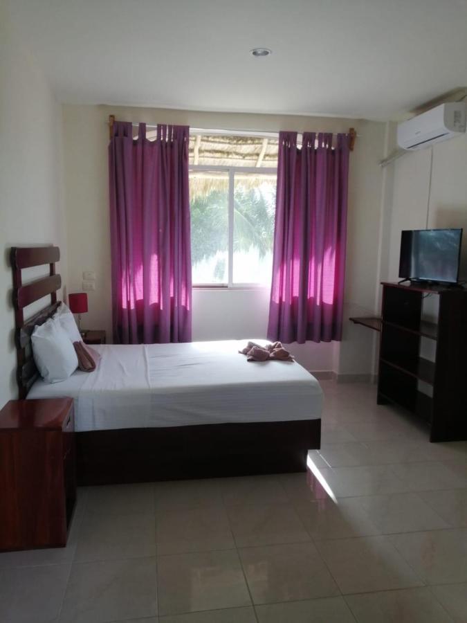 Porto Coral Hotel & Suites Mahahual Exterior photo