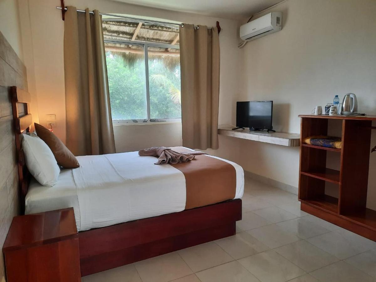 Porto Coral Hotel & Suites Chetumal Exterior photo