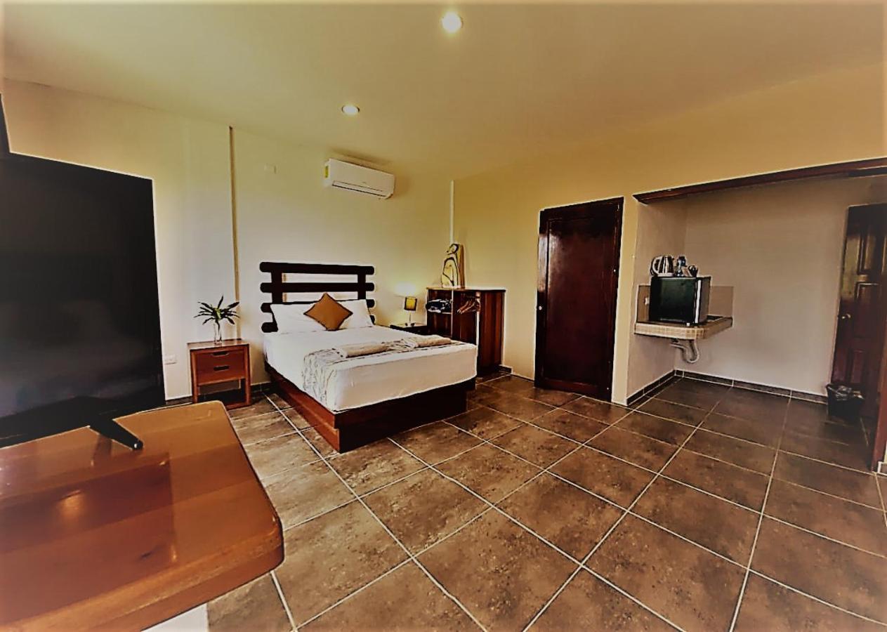 Porto Coral Hotel & Suites Mahahual Exterior photo